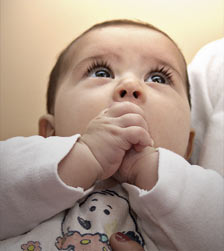 Bébé prie